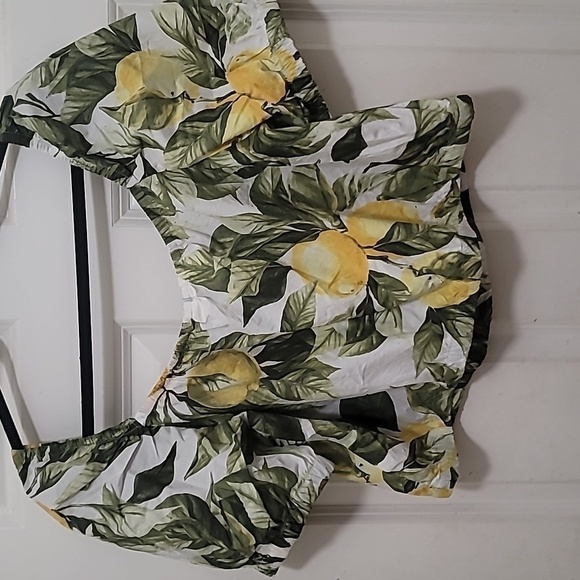 H&M WOMEN'S GREEN YELLOW AND WHITE LEMON CROP TOP PUFF SLEEVE SIZE LARGE - Picture 3 of 7